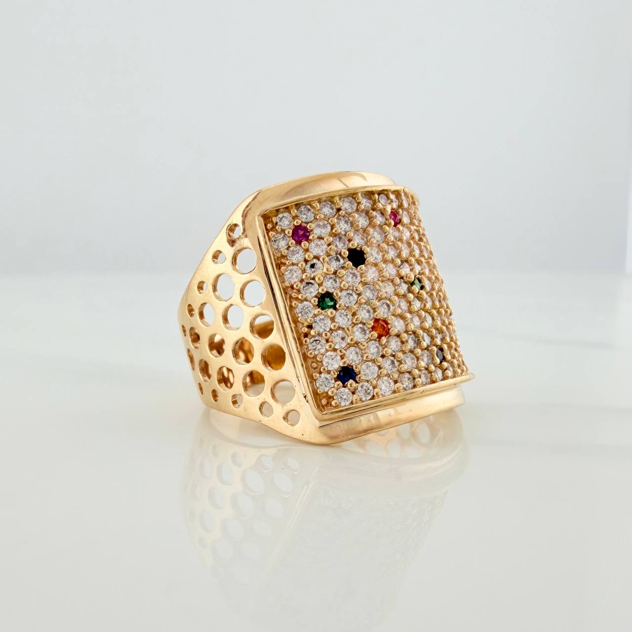 Anillo Placa Circulos 6.65gr / T7 1/4 / Oro Amarillo 18K $