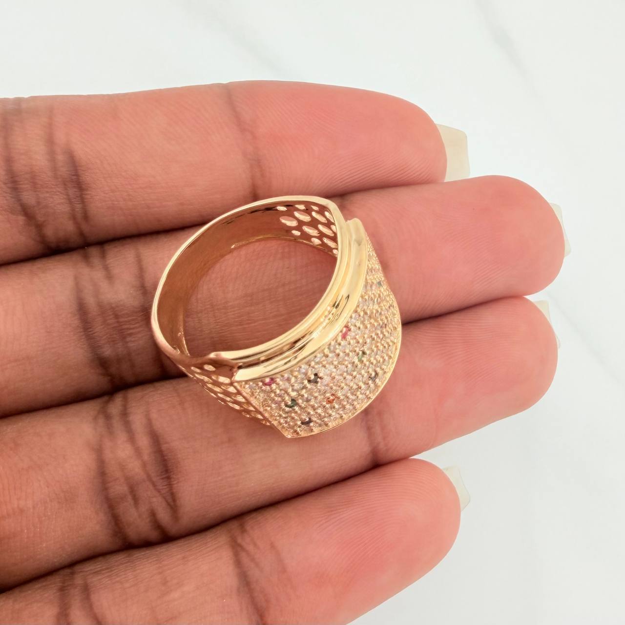 Anillo Placa Circulos 6.65gr / T7 1/4 / Oro Amarillo 18K $