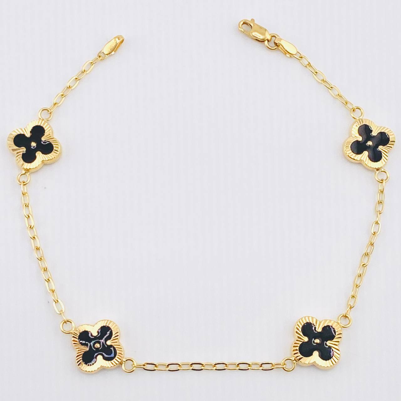 Pulso Aro Seguido Trebol Negro 3.3gr / 7 1/2 in / 9.9mm Oro Amarillo 18K *