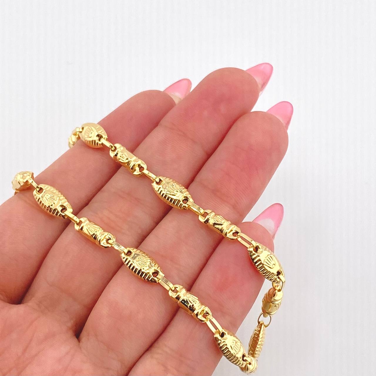 Cadena Rustica Cilindros Coronas 14.05gr / 25 1/2 in / 5.3mm Oro Amarillo 18K *