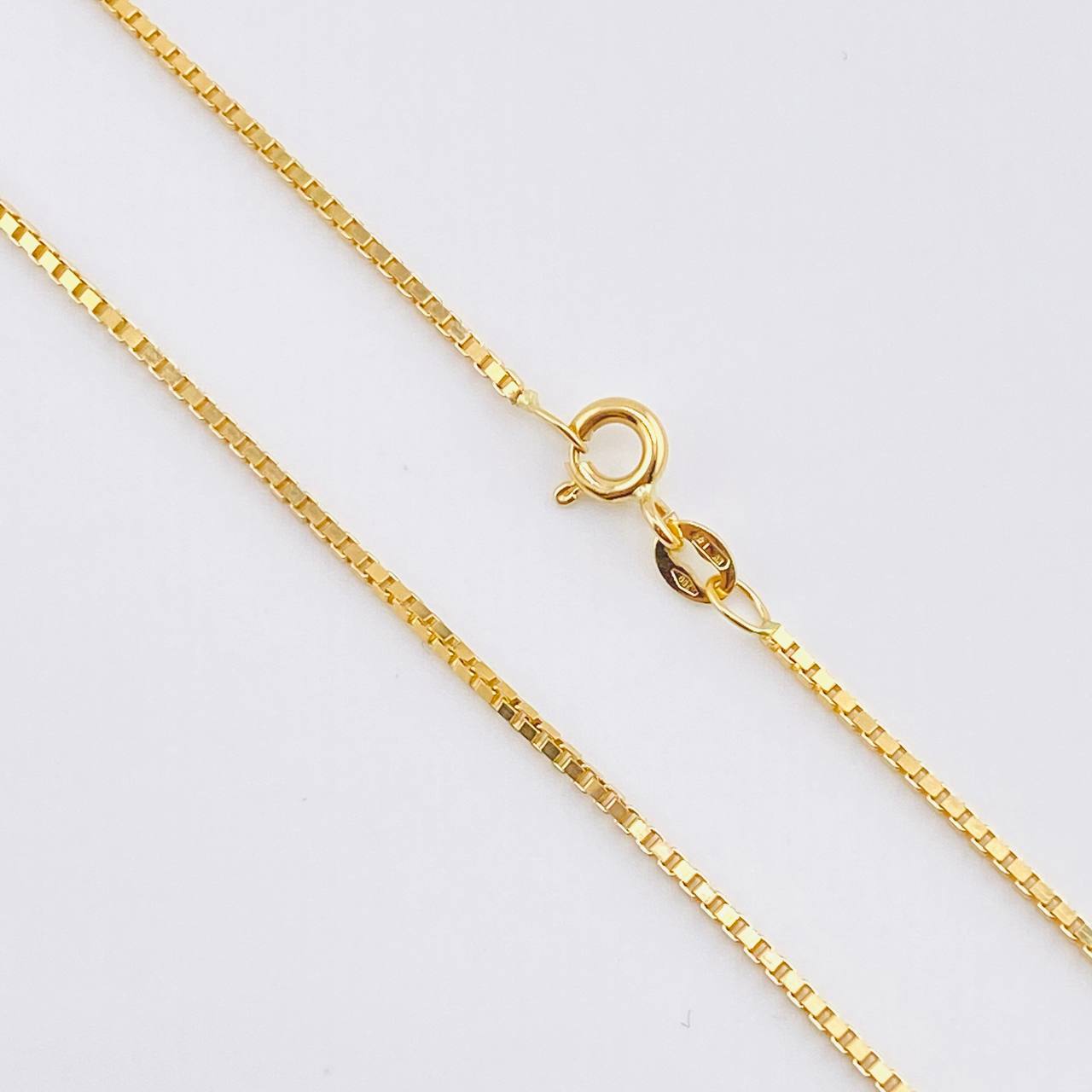 Cadena Veneciana 4.8gr / 17 3/4 in / 1.7mm Oro Amarillo +3 18K *