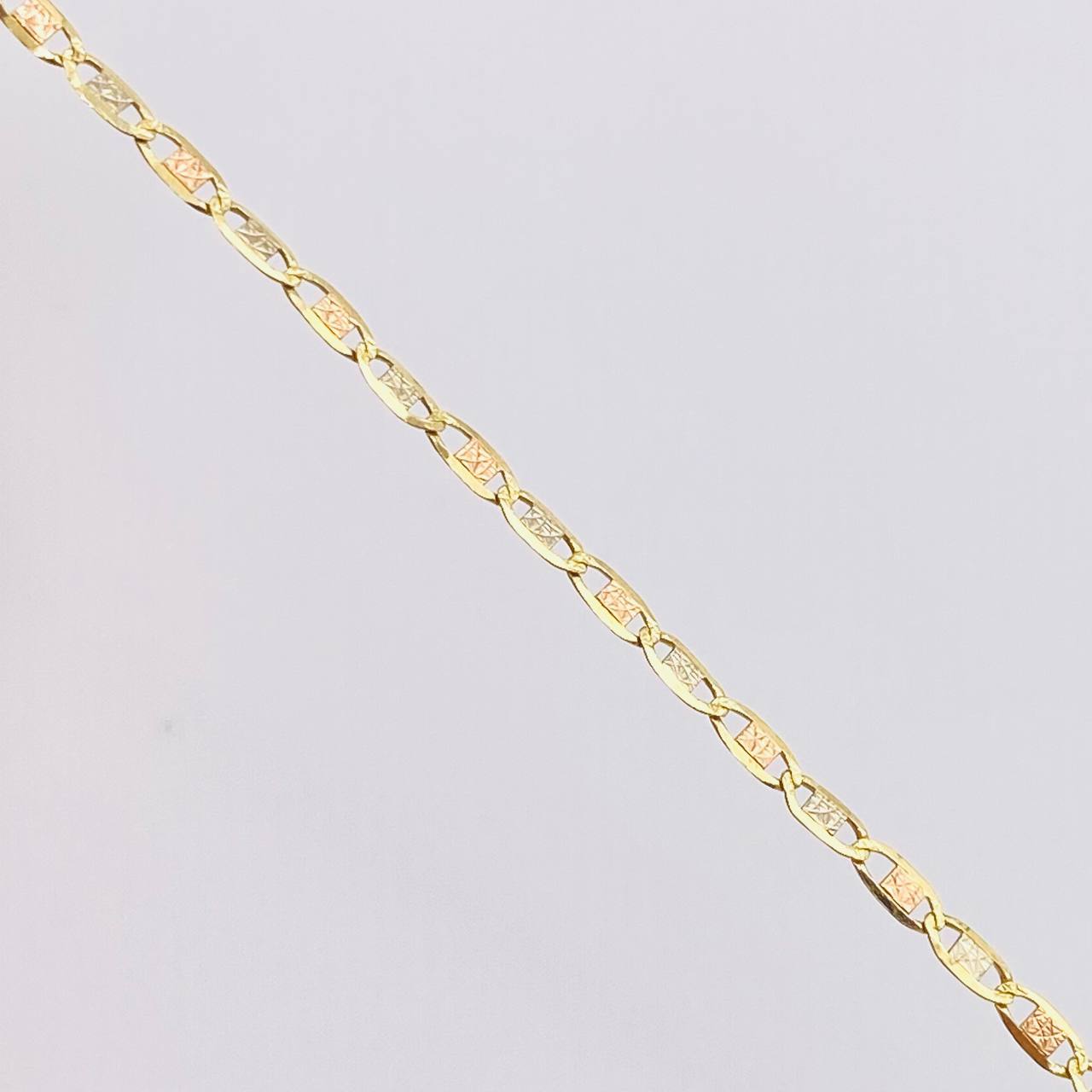 Cadena Plana 1.45gr / 13 3/4 in / 1.6mm Tres Oros +3 18K *