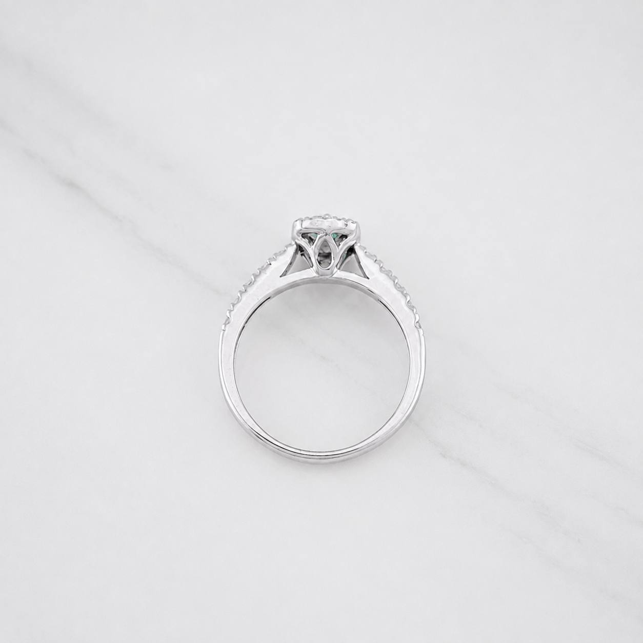 Anillo Halo Cuadrado Esmeralda 0.15pts 2g / T6 Plata 925