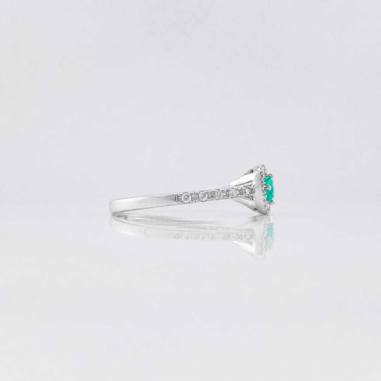 Anillo Halo Cuadrado Esmeralda 0.15pts 2g / T6 Plata 925