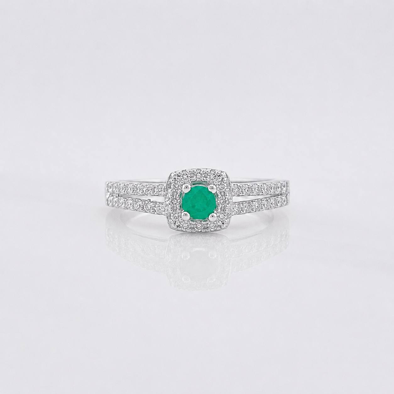 Square Halo Emerald Ring 0.14pts 1.75g / T6 3/4 Silver 925