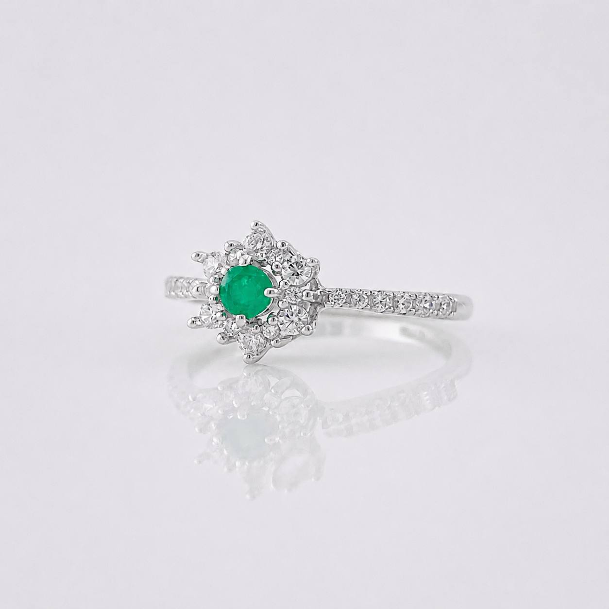 Anillo Flor Esmeralda 0.12pts 1.6g / T7 1/4 Plata 925