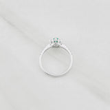 Emerald Flower Ring 0.12pts 1.7g / T7 Silver 925