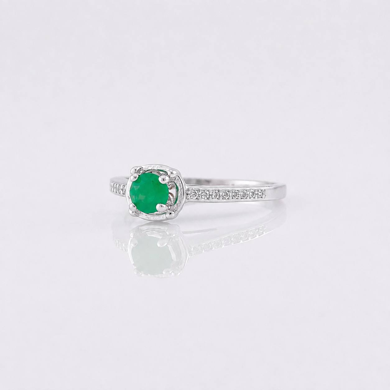 Anillo Solitario Esmeralda 0.25pts 1.45g / T6 Plata 925