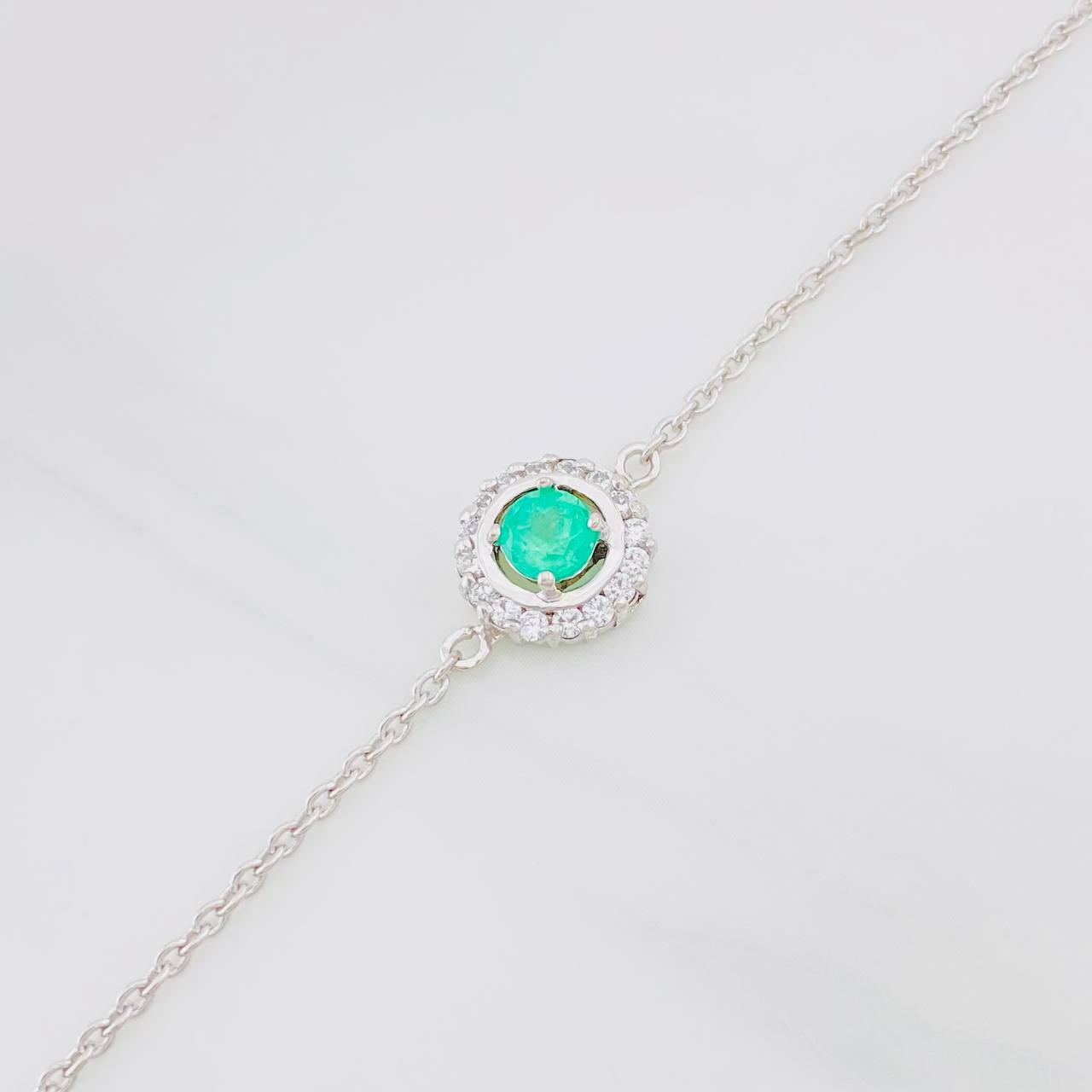 Pulso Halo Circular Esmeralda 0.38pts 2.15g / 6 3/4 in / 0.94mm Plata 925