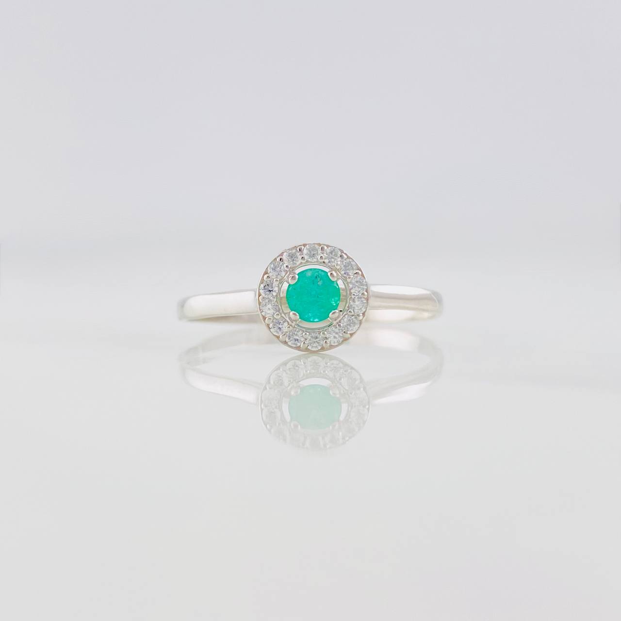 Circular Halo Emerald Ring 0.15pts 1.1g / T9 Silver 925