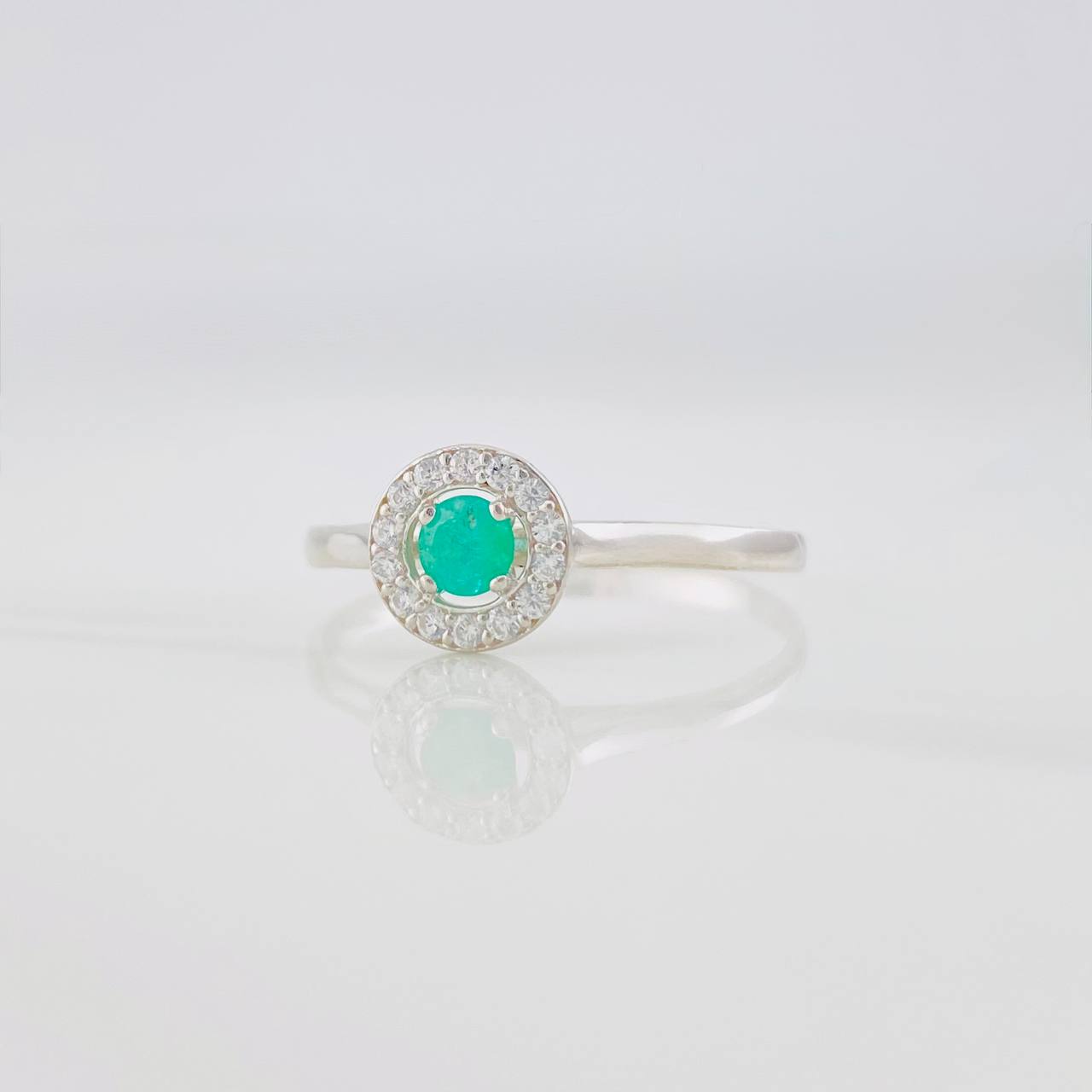 Circular Halo Emerald Ring 0.15pts 1.1g / T9 Silver 925