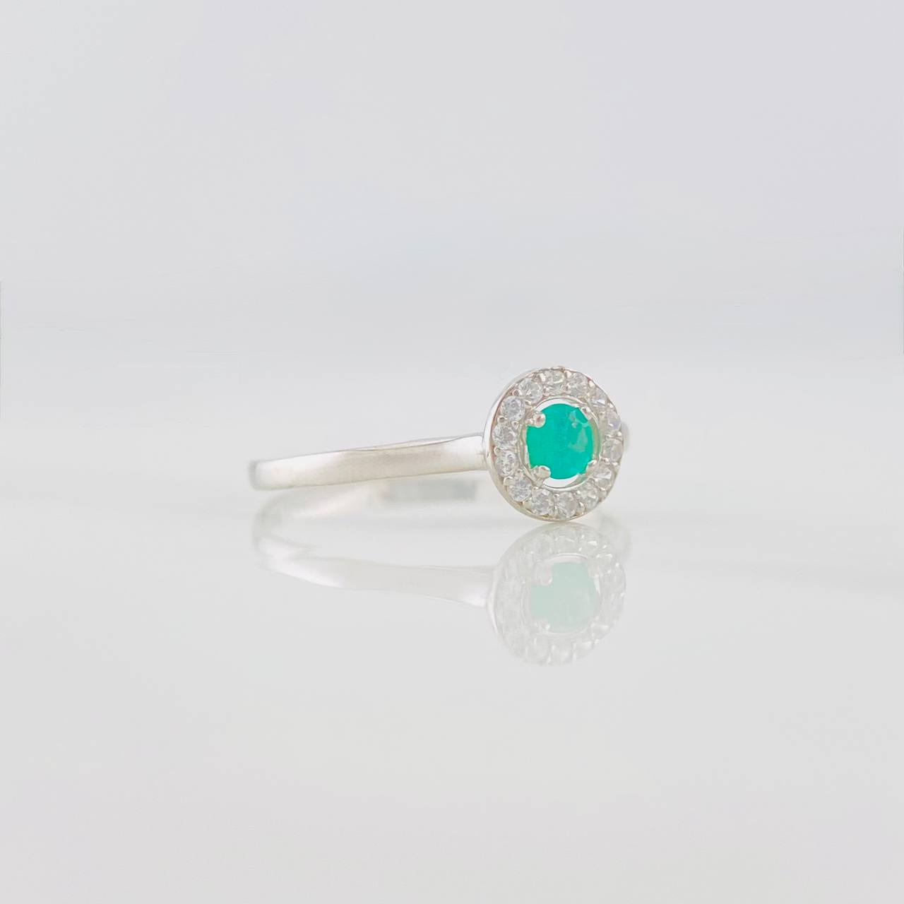 Circular Halo Emerald Ring 0.15pts 1.1g / T9 Silver 925