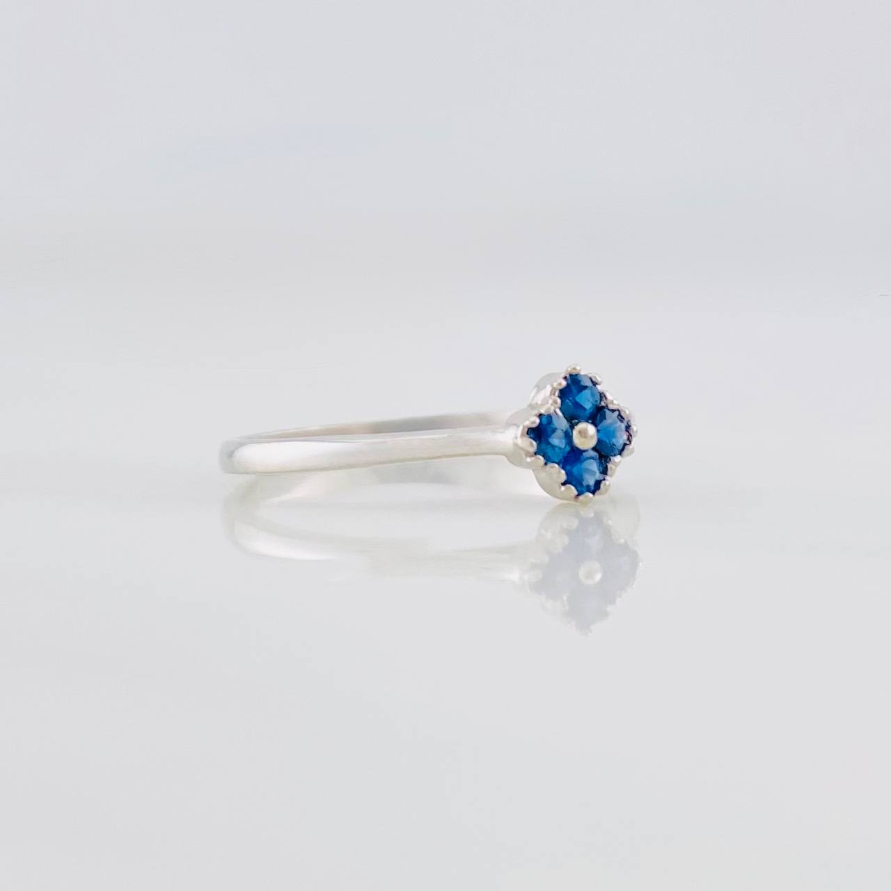 Sapphire Flower Ring 0.17pts 1.05g / T5 3/4 Silver 925