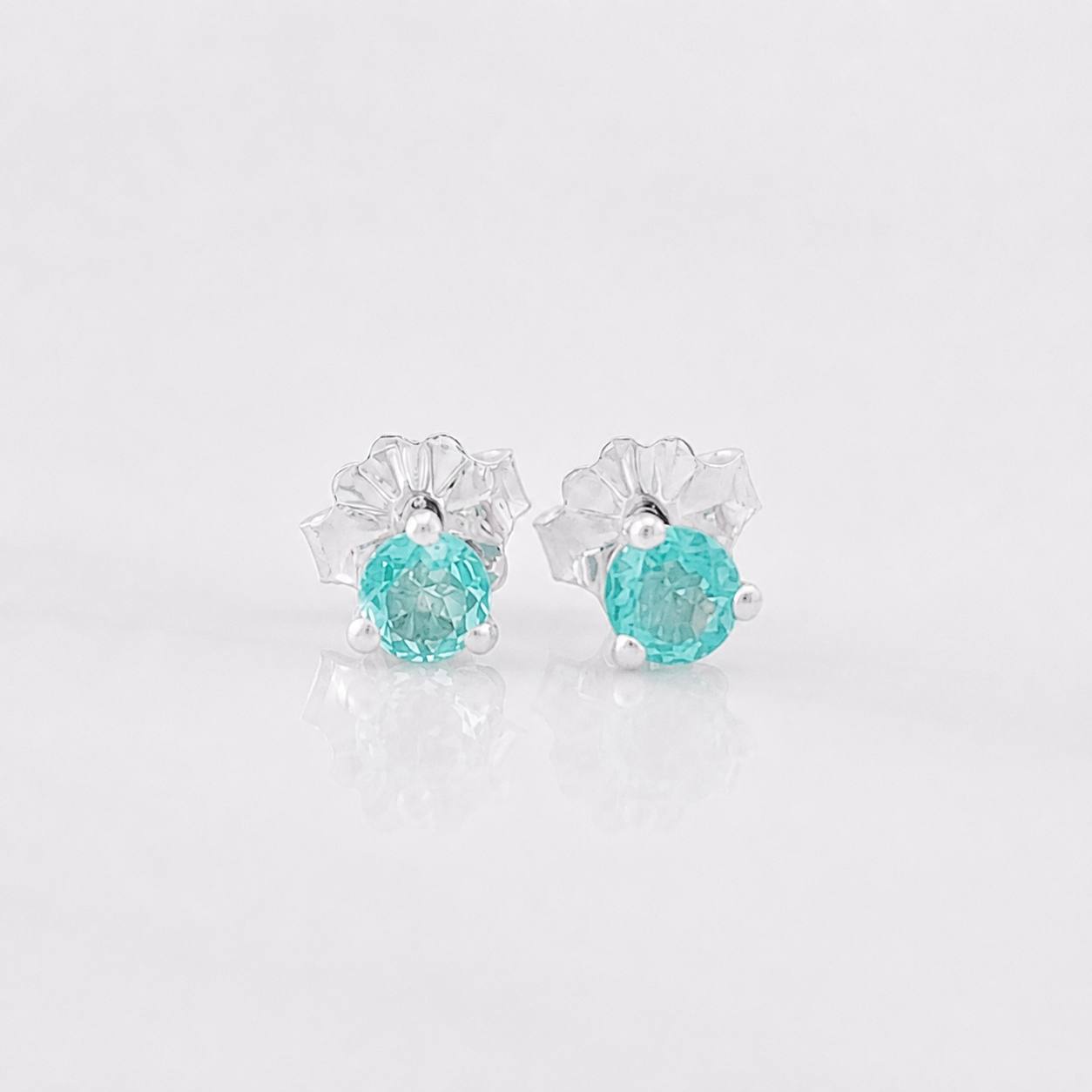 Stud Earrings Three Claws Emerald 0.25pts 0.65g / in / 3.48mm Silver 925