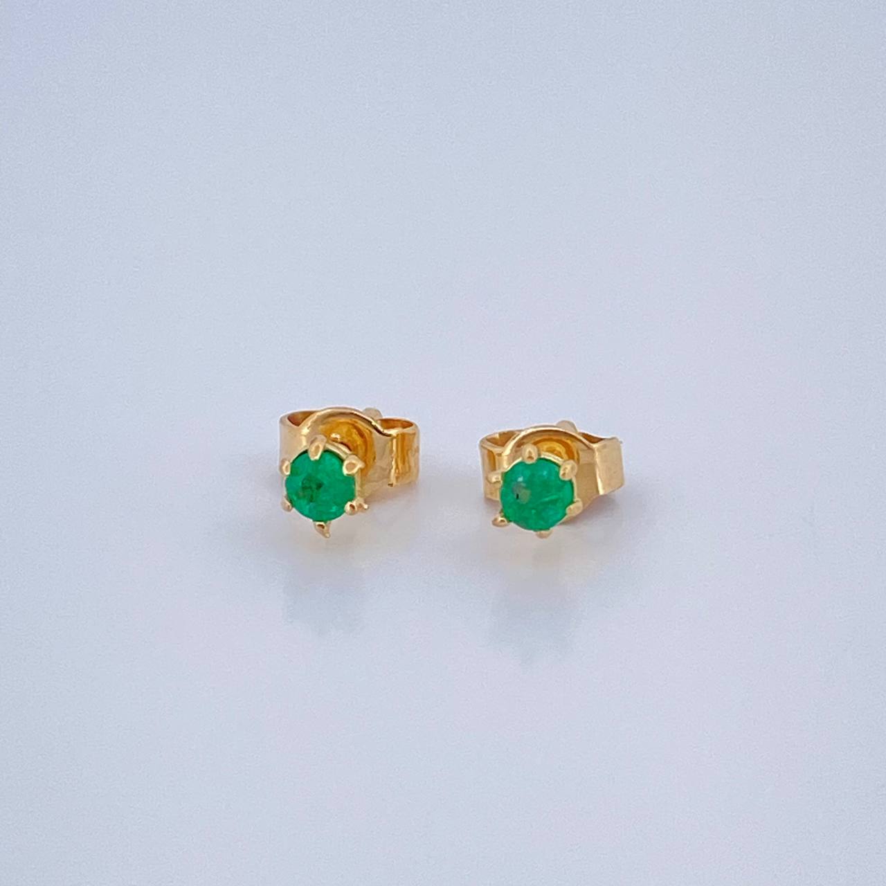 Topos Chaton Esmeralda 0.9gr / 2.6mm Oro Amarillo 18K %