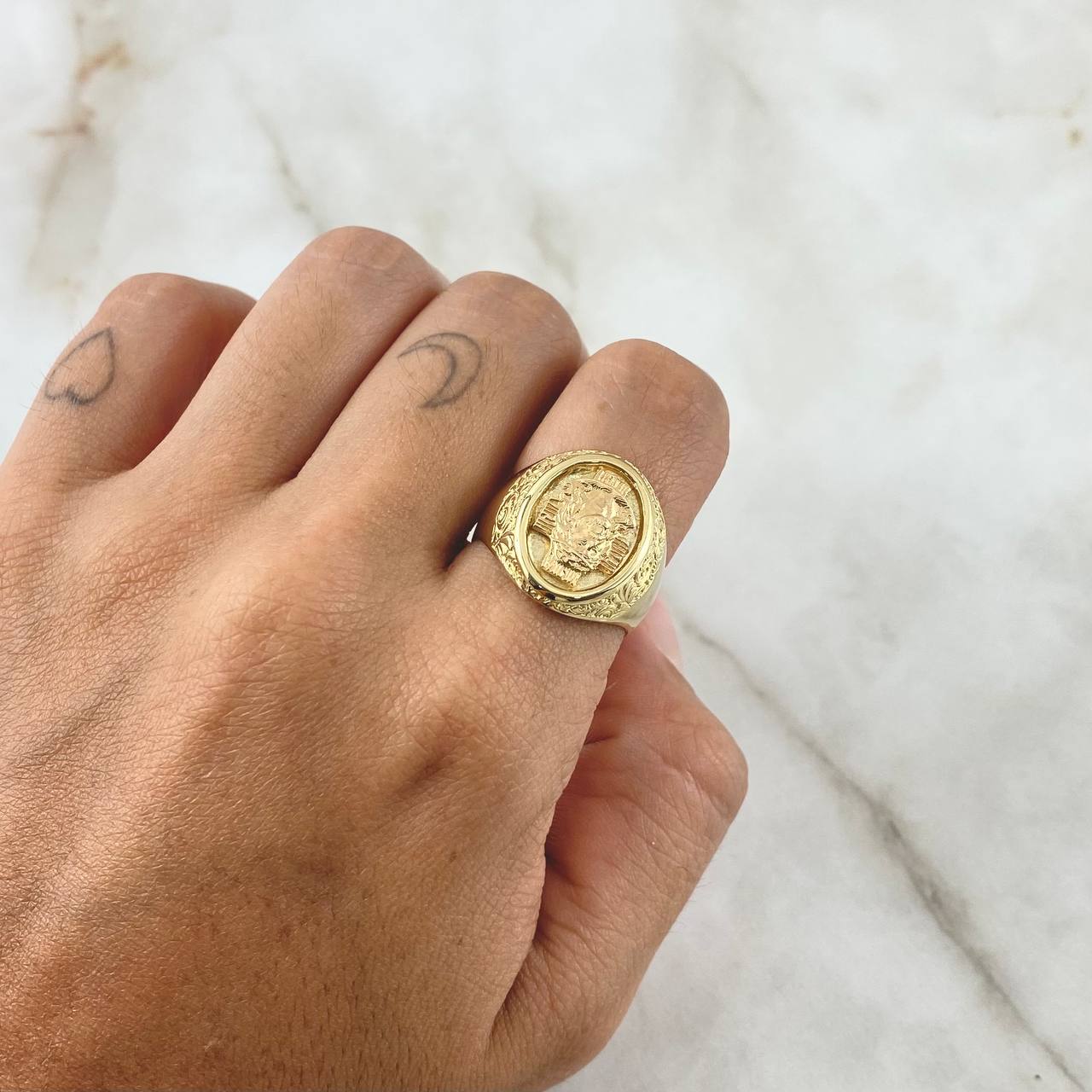 Christ Face Ring 6.15gr / T10 1/4 / Oval Seal 18K Yellow Gold