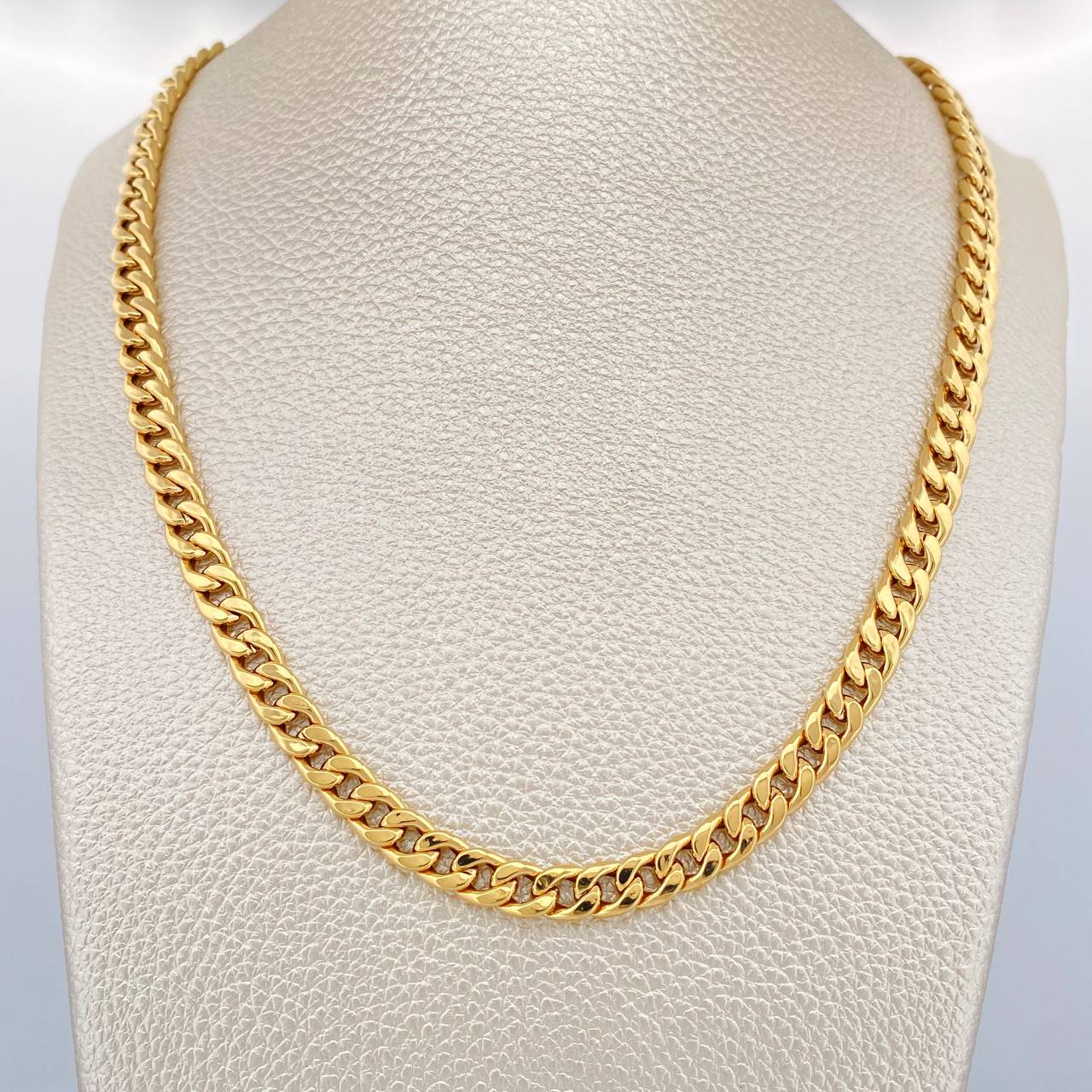 Cadena Cubana 6.2gr / 23 3/4 in / 5mm Oro Amarillo +1 18K %