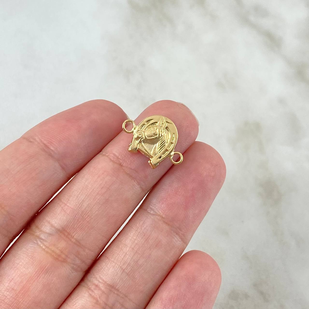 Charm Horseshoe 0.85gr / 0.7in / Stamped 18K Gold ©
