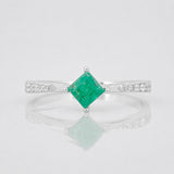 Anillo Rombo Esmeralda 32pts 1.85g / T8 Plata 925