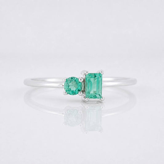 Anillo Figuras Esmeraldas 27pts 0.85g / T6 1/2 Plata 925