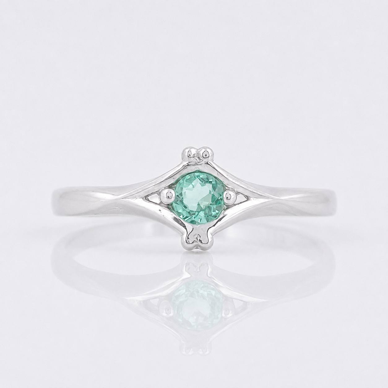 Anillo Rombo Esmeralda 12pts 1.25g / T6 3/4 Plata 925