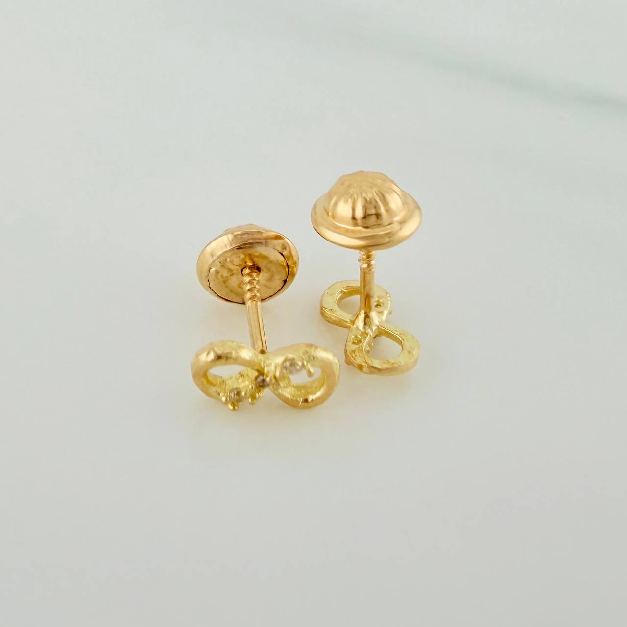 Topos Infinito 0.7gr / Oro Amarillo 18K &
