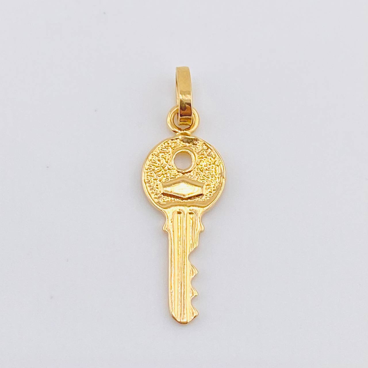 Pendant Key 1.05gr / 1 in / Yellow Gold 18K *