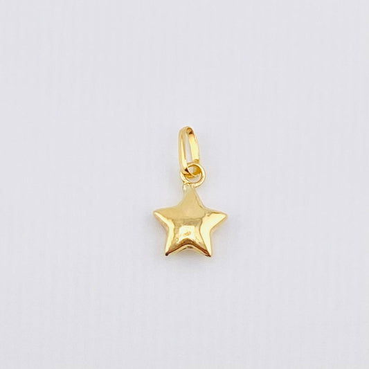 Star Pendant 0.2gr / 1/2 in / 18K Yellow Gold ©