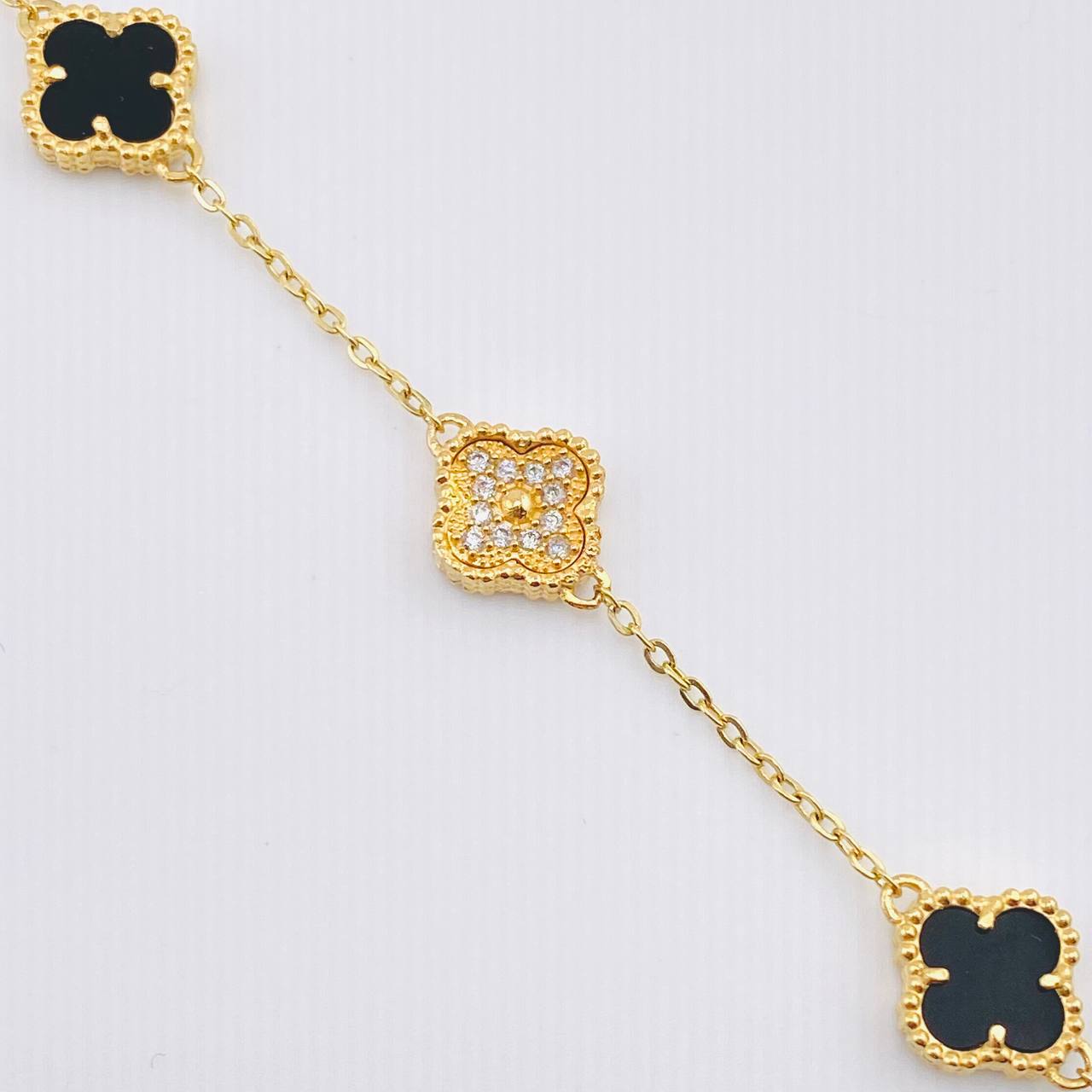Pulso Trebol Negro Diamantado 8.3gr / 7 in / 9.2mm Oro Amarillo Nac.Esp. 18K *