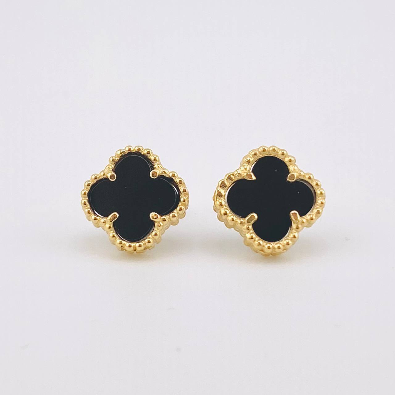 Topos Trebol Negro 2.55gr / 8.7mm Oro Amarillo 18K