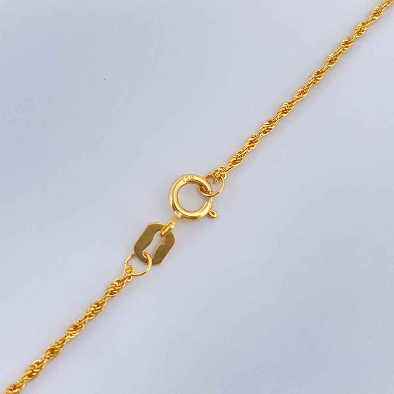 Cadena Lazo 1.05gr / 23 1/2 in / 1.15mm Oro Amarillo +3 18K $