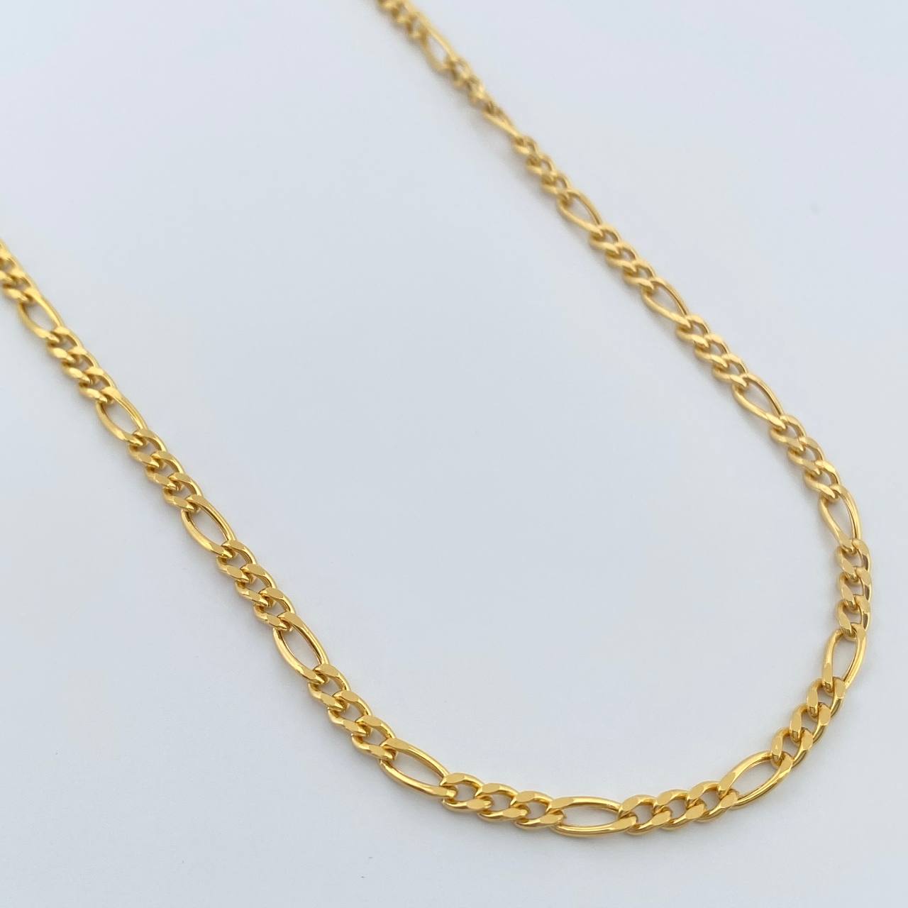 Cadena Figaro 7.15gr / 25 1/2 in / 2.88mm Oro Amarillo +1 18K $