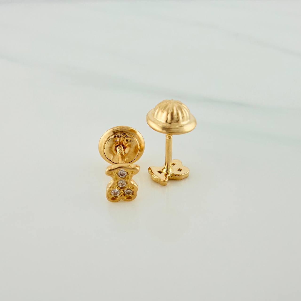 Topos Oso Ts 0.7 g / in / 4.8 mm Oro Amarillo 18K