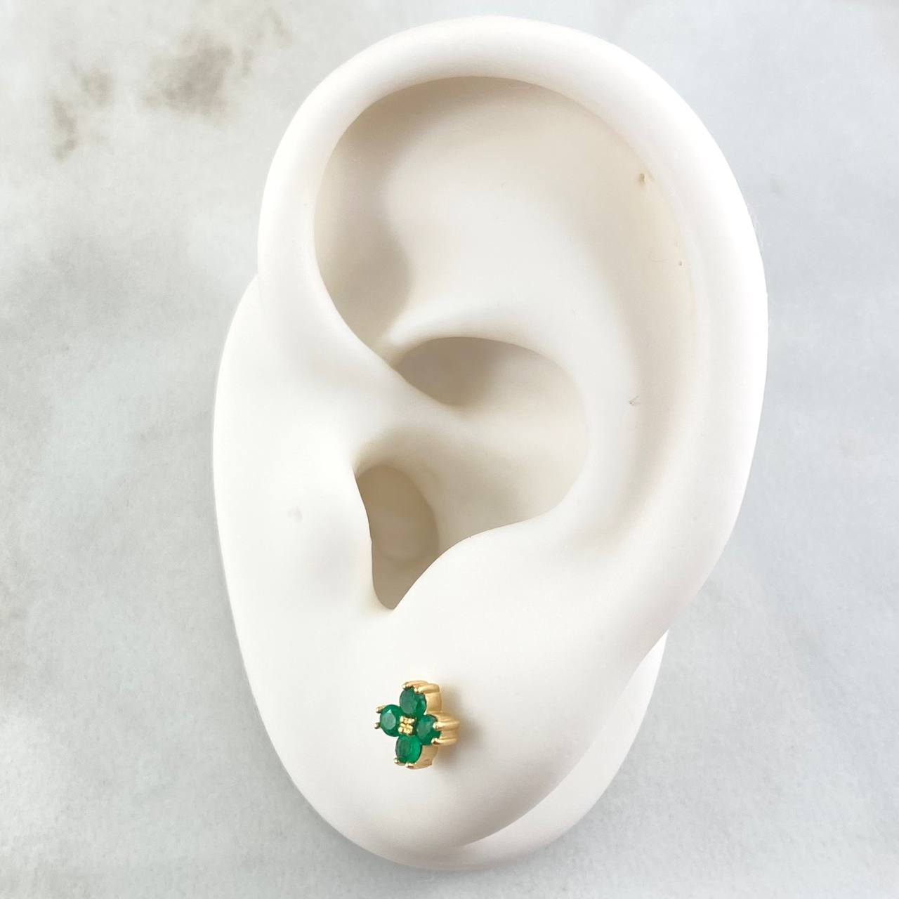 Stud Earrings Flower Emeralds 26pts 1.2gr / 18K Yellow Gold ©