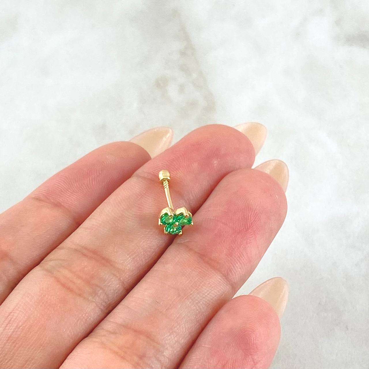 Clover Piercing Emeralds 24pts 0.6gr / 1.3cm / 18K Yellow Gold ©