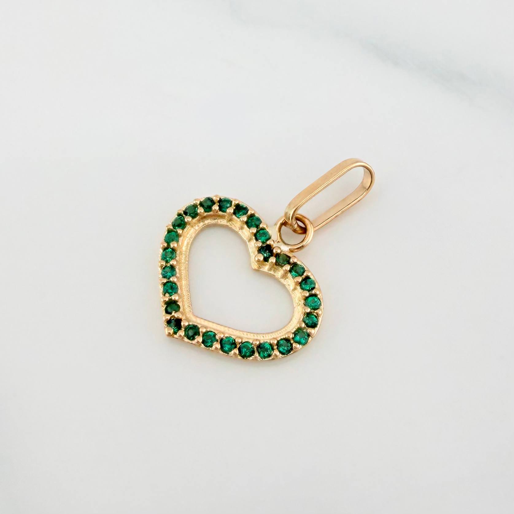 Dije Silueta Corazón 0.8 g / 3/4 in Oro Amarillo 18K