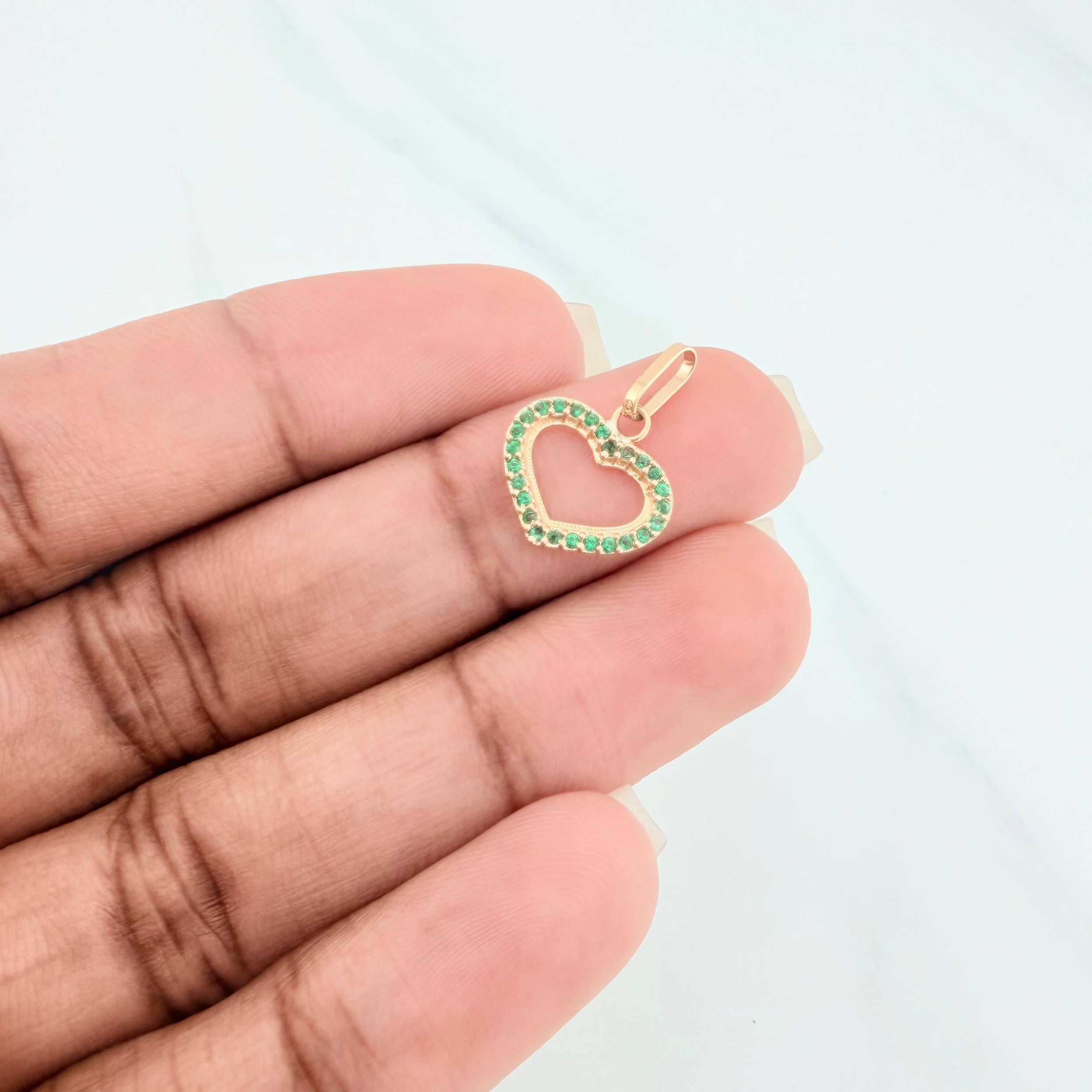 Dije Silueta Corazón 0.8 g / 3/4 in Oro Amarillo 18K