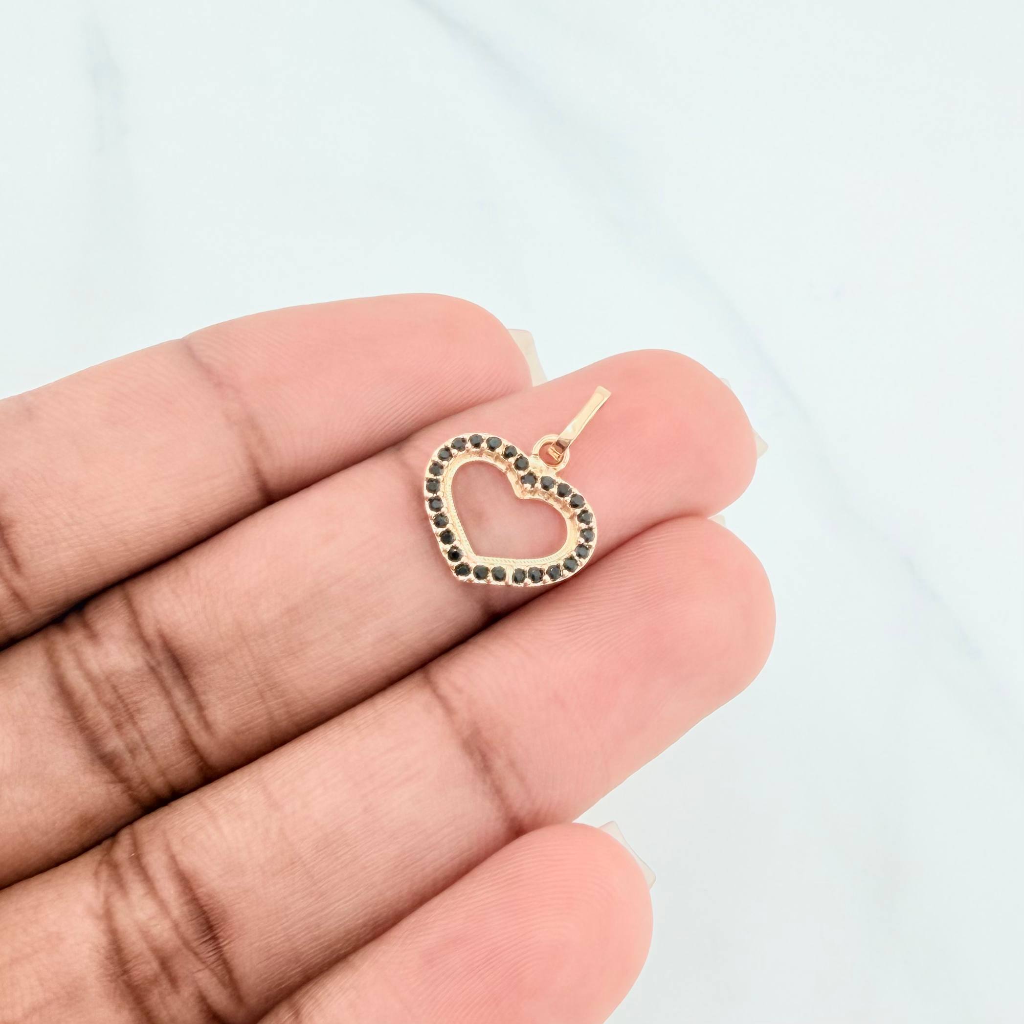 Dije Silueta Corazón 0.8 g / 3/4 in Oro Amarillo 18K