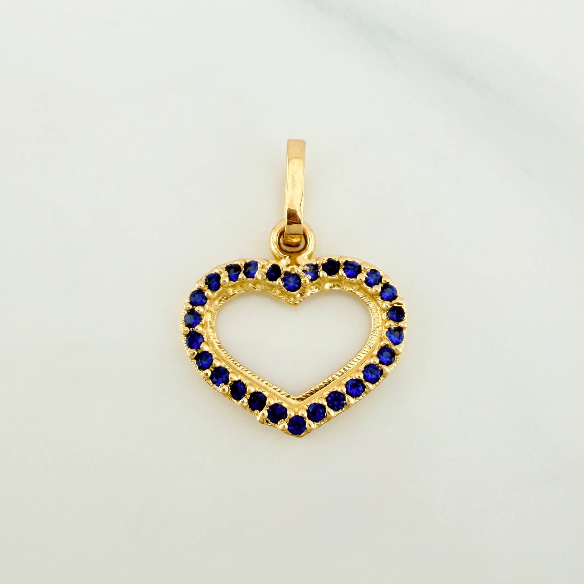 Pendant Heart Silhouette 0.8 g / 3/4 in 18K Yellow Gold