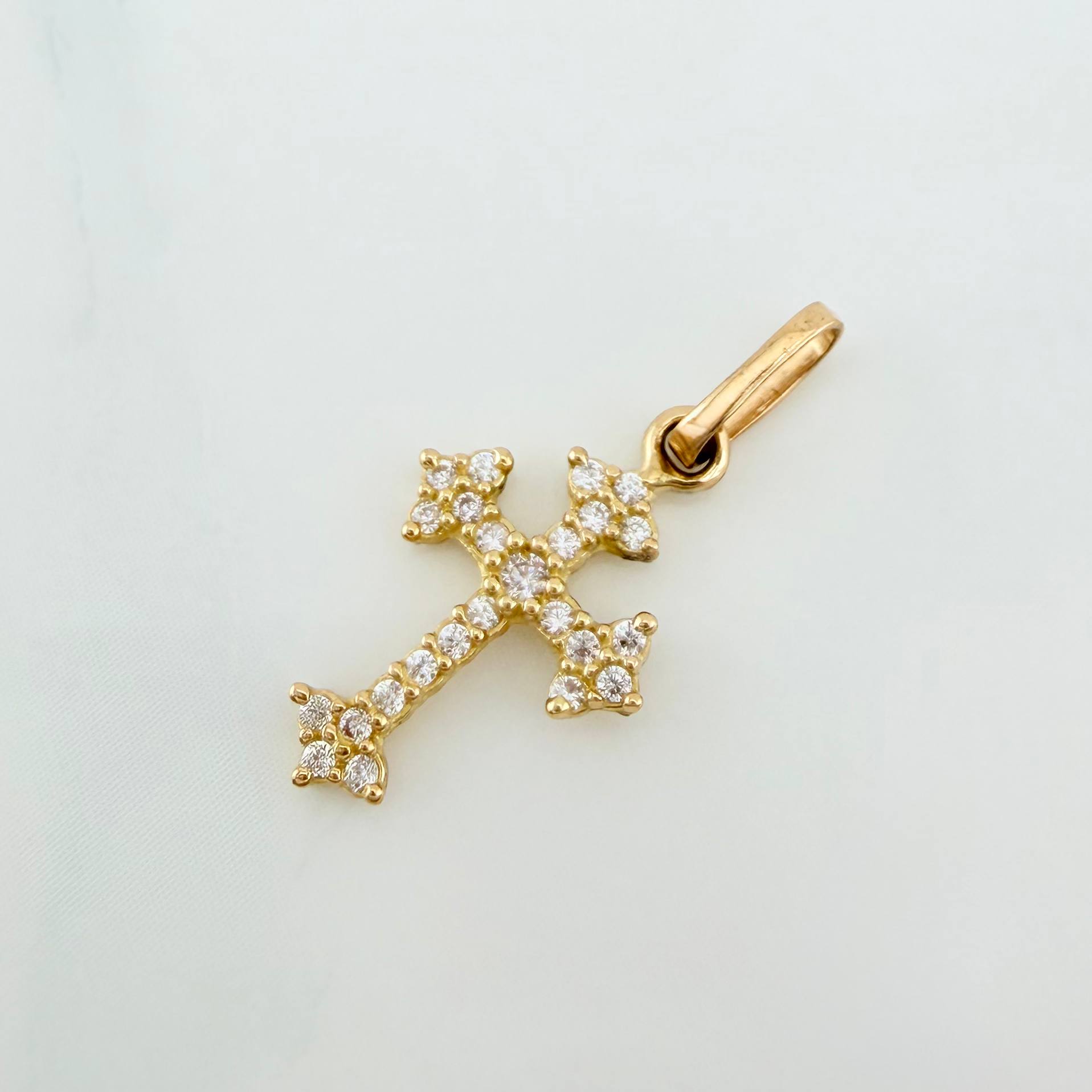 Gothic Cross Pendant 0.75 g / 3/4 in 18K Yellow Gold
