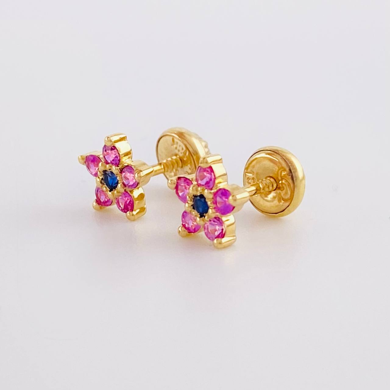 Topos Flor Cinco Puntas Zafiros 39pts 1.3g / in / 6.8mm Oro Amarillo 18K