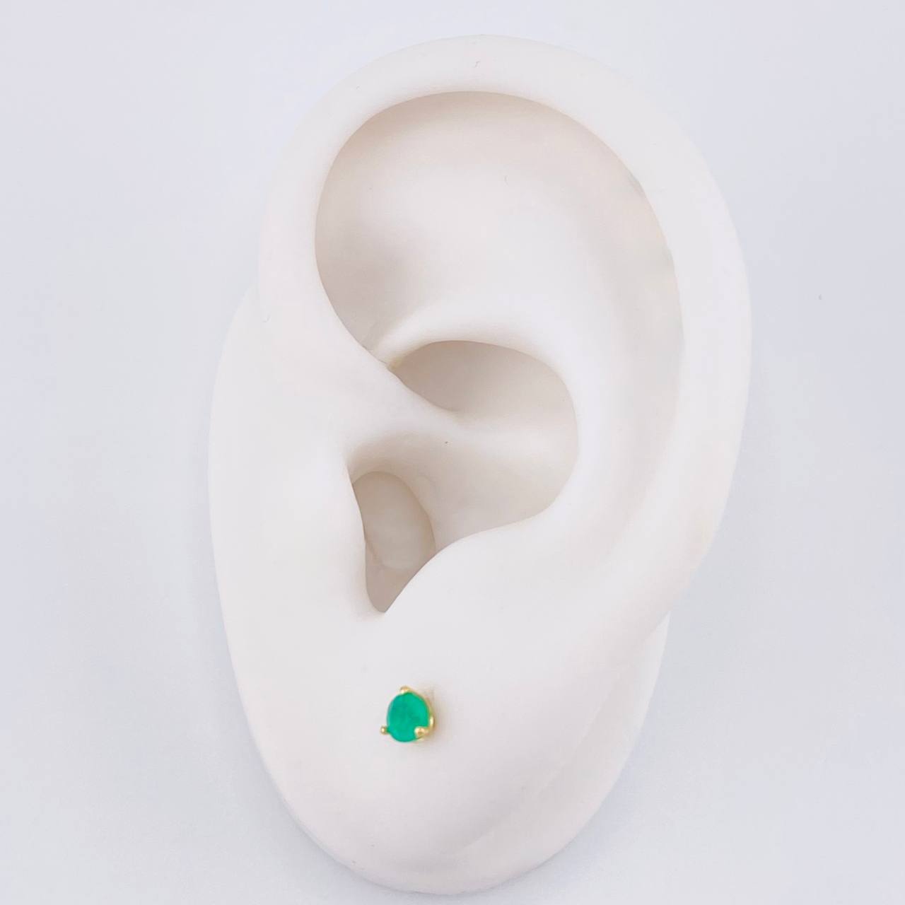 Stud Earrings Three Claws Emeralds 30pts 0.75g / in / 3.8mm Yellow Gold 18K