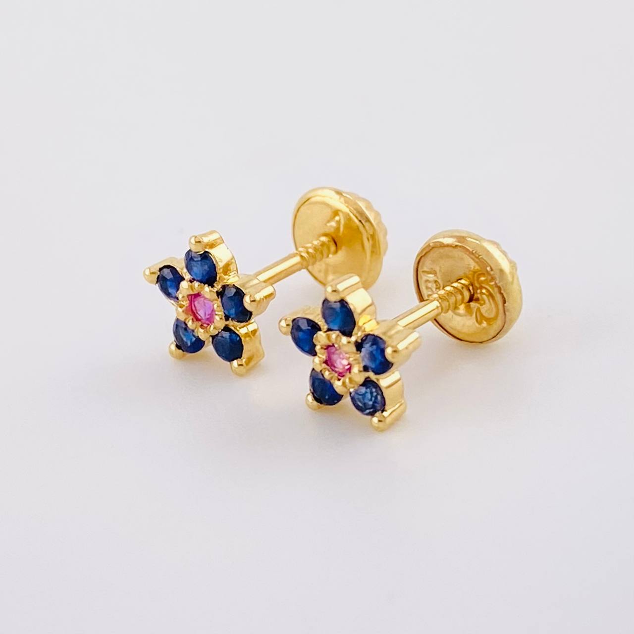 Topos Flor Cinco Puntas Zafiros 38pts 1.3g / in / 6.8mm Oro Amarillo 18K