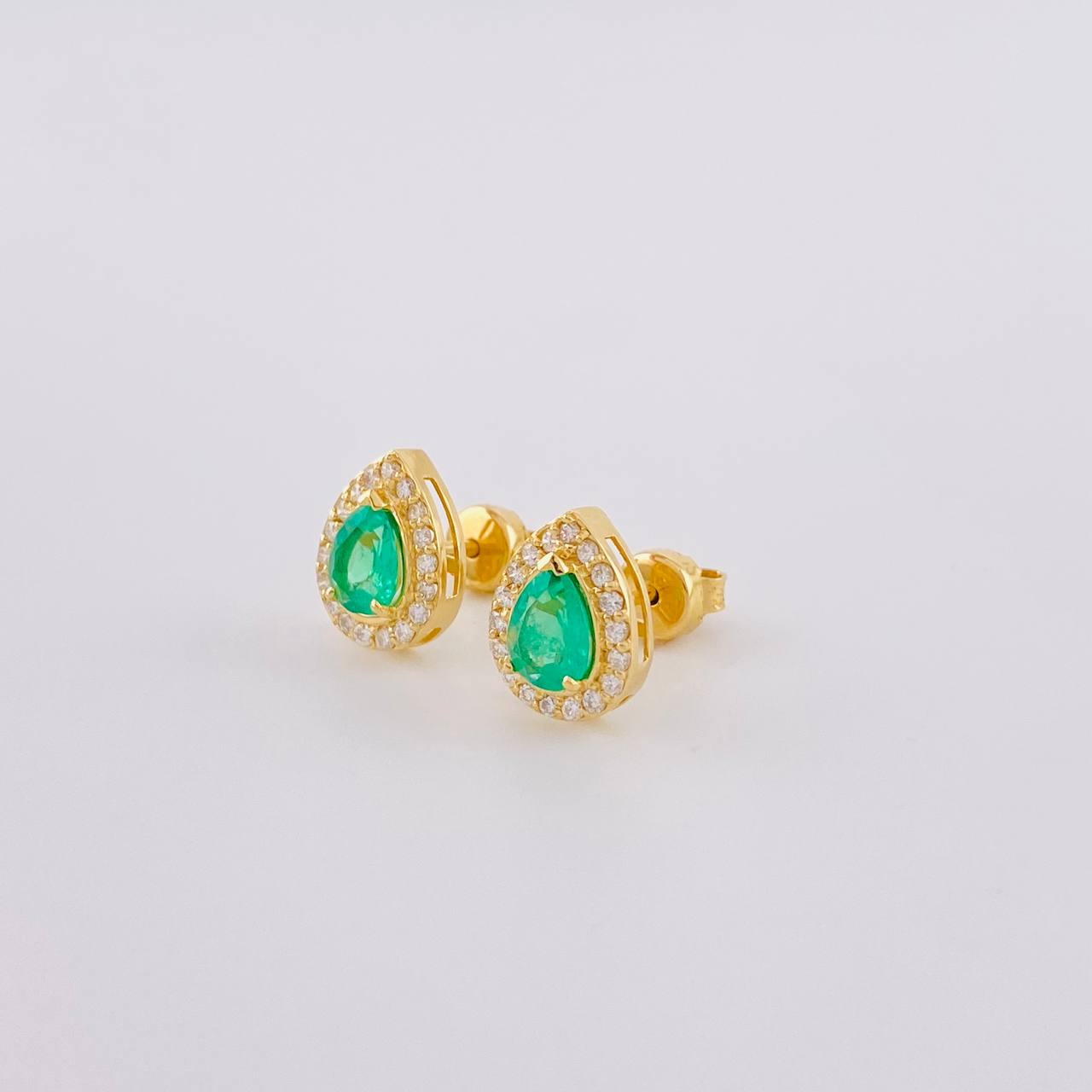 Topos Gota Esmeraldas 91pts Diamantes 33pts 3.05g / in / 11.3mm Oro Amarillo 18K