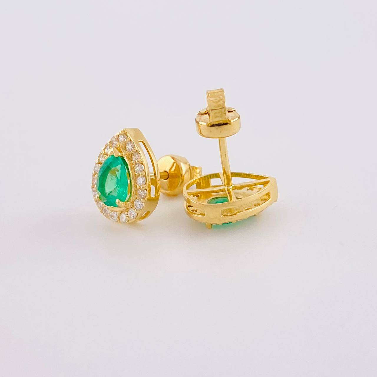 Topos Gota Esmeraldas 91pts Diamantes 33pts 3.05g / in / 11.3mm Oro Amarillo 18K