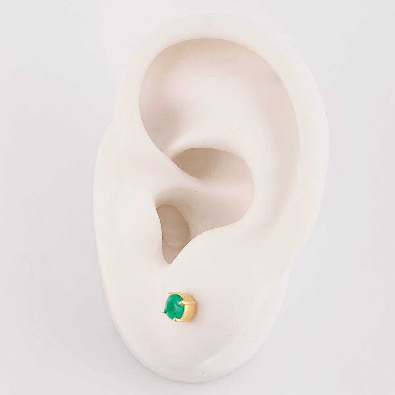 Stud Earrings Four Prongs Emeralds 45pts 1.35g / in / 4.6mm Yellow Gold 18K