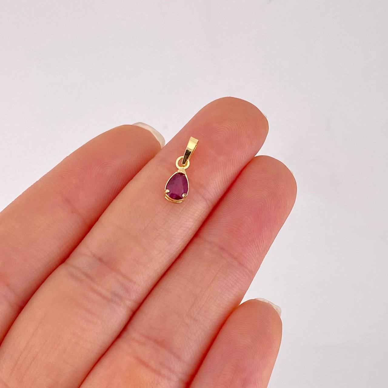 Topos Dije Gota Esmeraldas 1Qts 1.55g / in / 6.9mm Oro Amarillo 18K