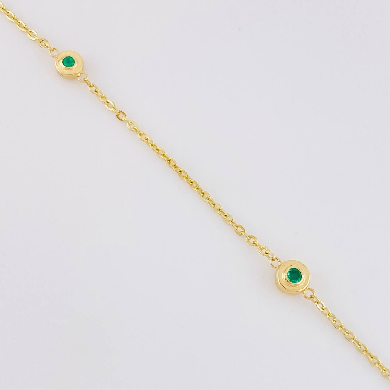 Interspersed Circles Chain Emeralds 24pts 4.2g / 18 in / 1.5mm 18K Yellow Gold