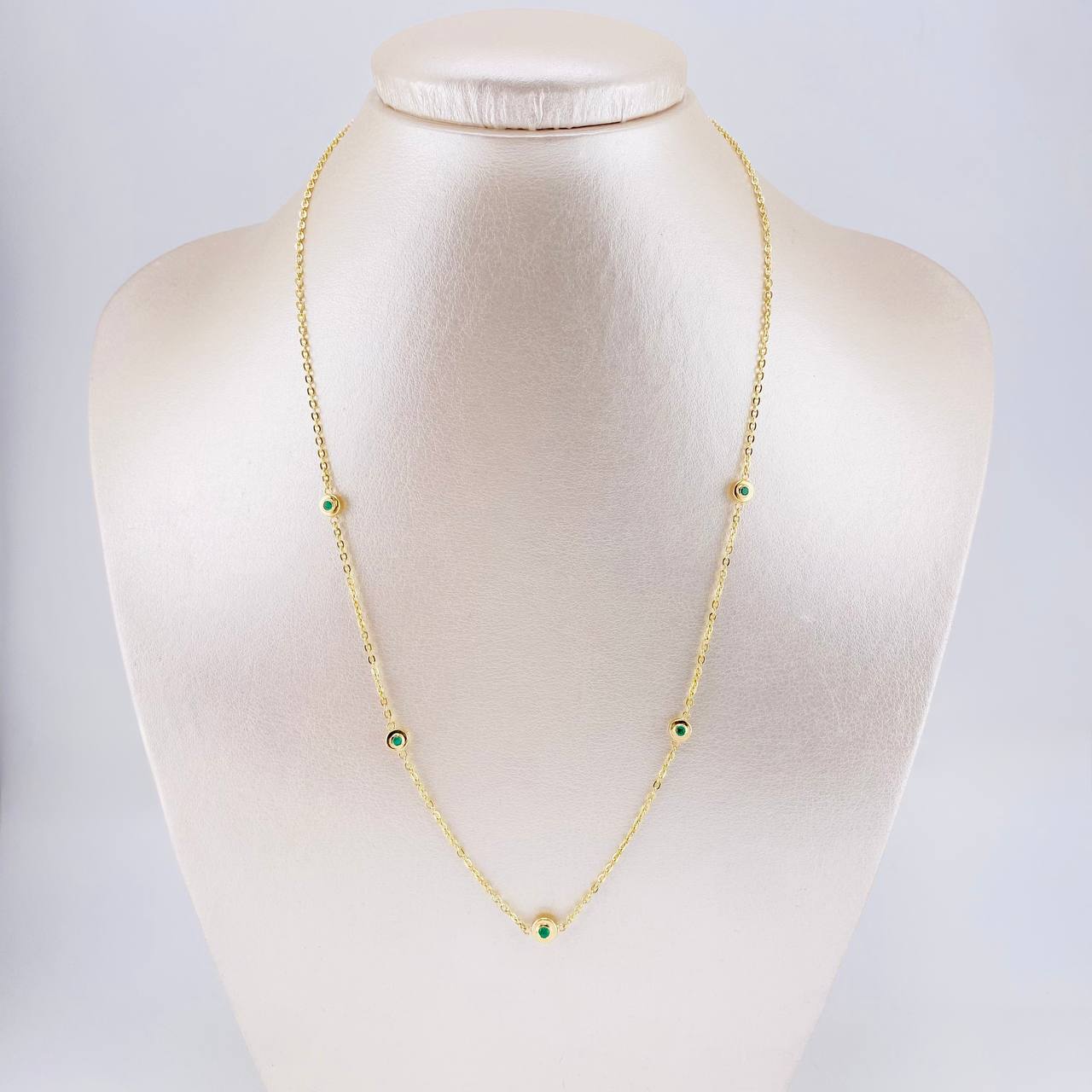 Interspersed Circles Chain Emeralds 24pts 4.2g / 18 in / 1.5mm 18K Yellow Gold