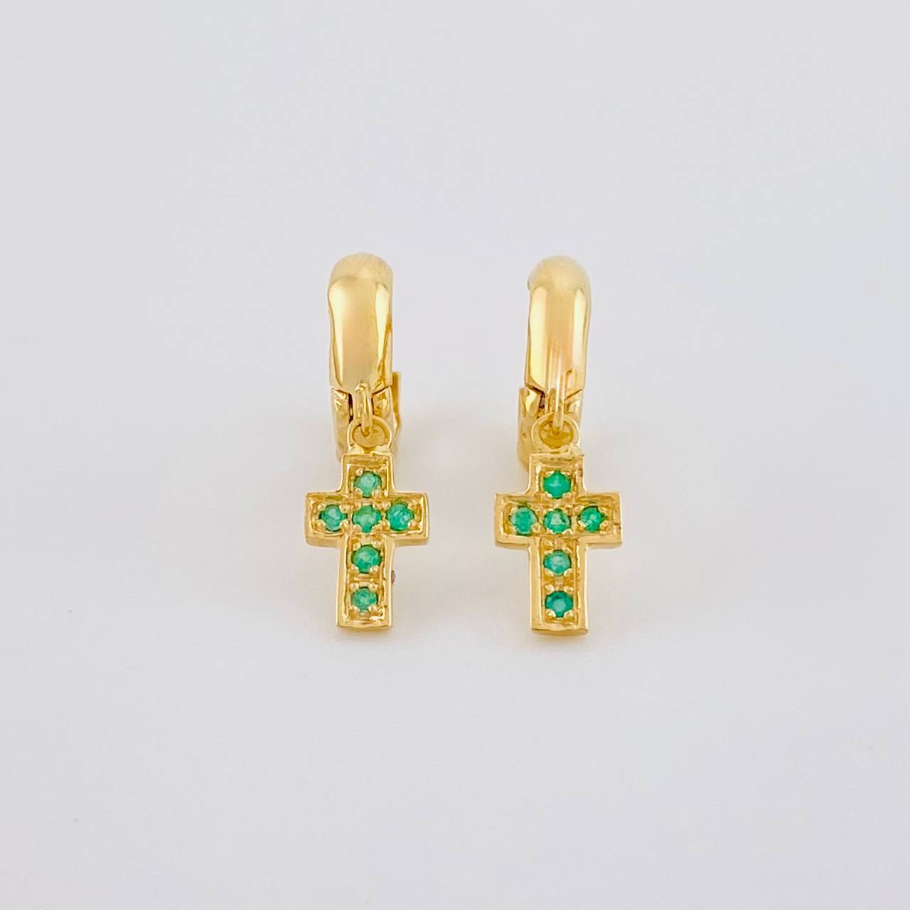 Candongas Cruz Tupida Esmeraldas 10pts 1.8g / 1/2 in Oro Amarillo 18K